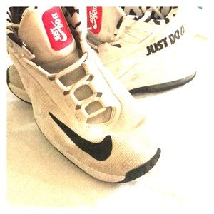 Nike Infuriate Basketball Shoes 7Y